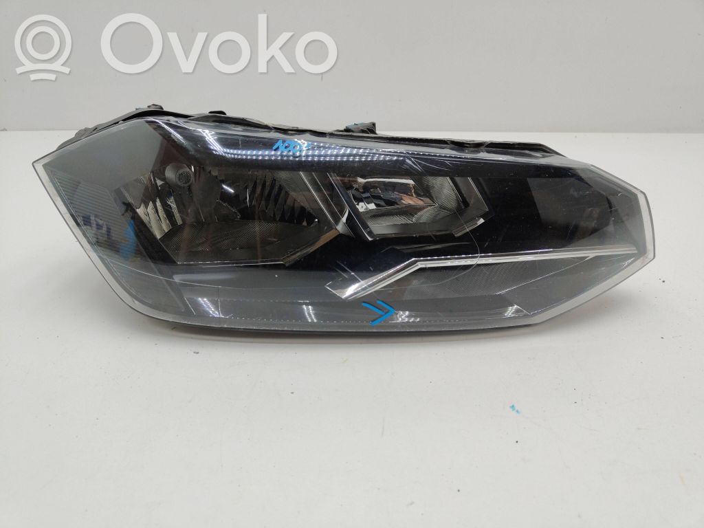 Volkswagen Polo VI Scheinwerfer 
