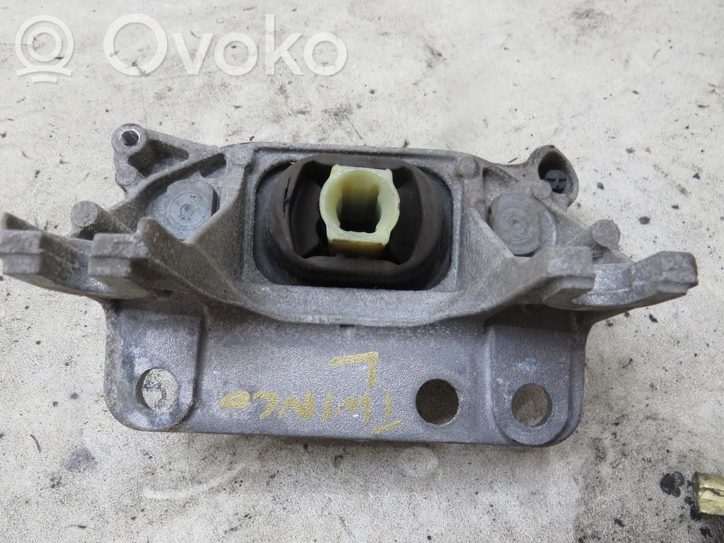 Renault Twingo III Engine mount vacuum valve 