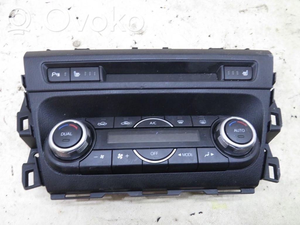 Mazda 3 II Climate control unit 