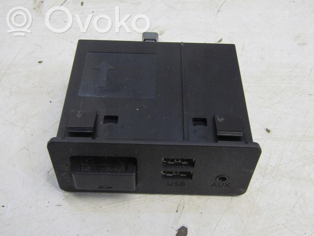 Mazda 2 AUX in-socket connector 