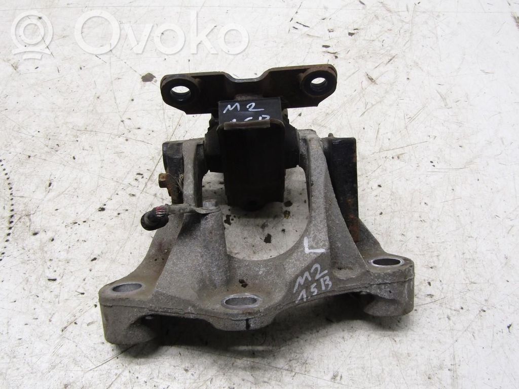 Mazda 2 Pavarų dėžės tvirtinimo kronšteinas 