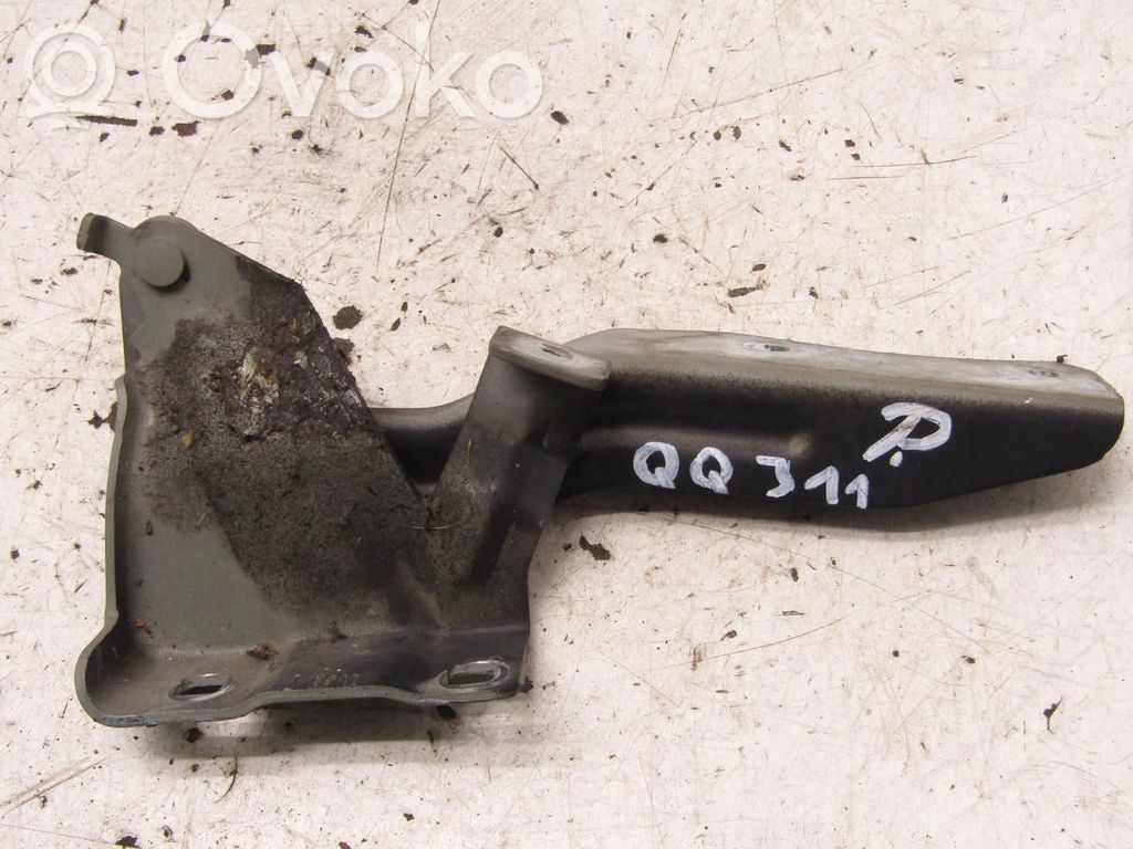 Nissan Qashqai Engine bonnet/hood hinges 