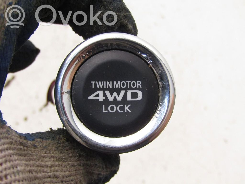 Mitsubishi Outlander Suspension ride height/mode switch 