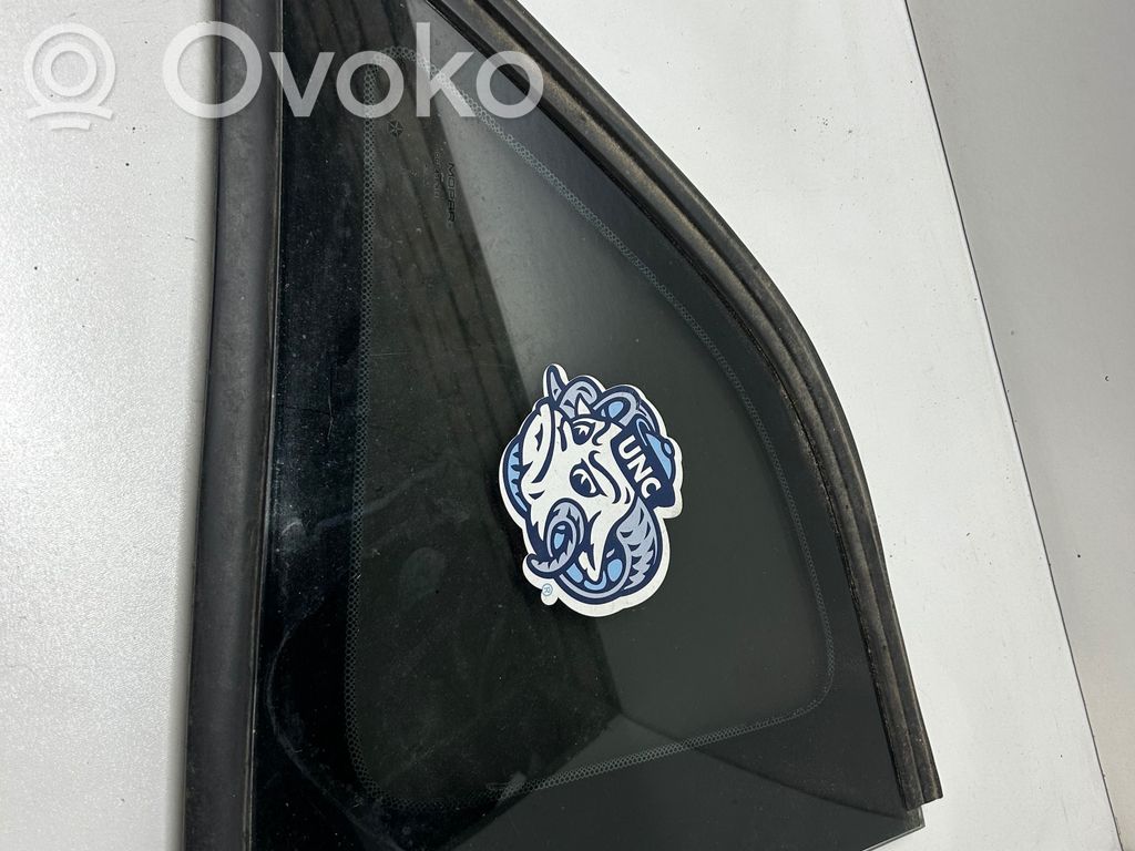 Szyba karoseryjna drzwi tylnych   6823421AA