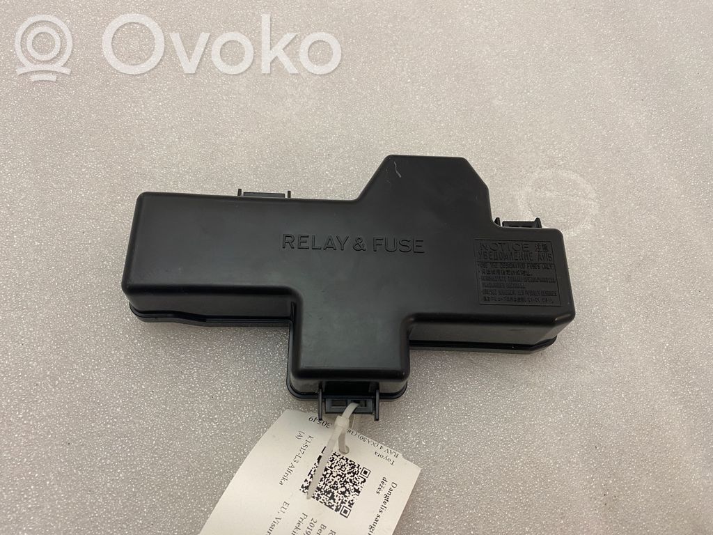 Toyota RAV 4 (XA50) Tapa de caja de fusibles 