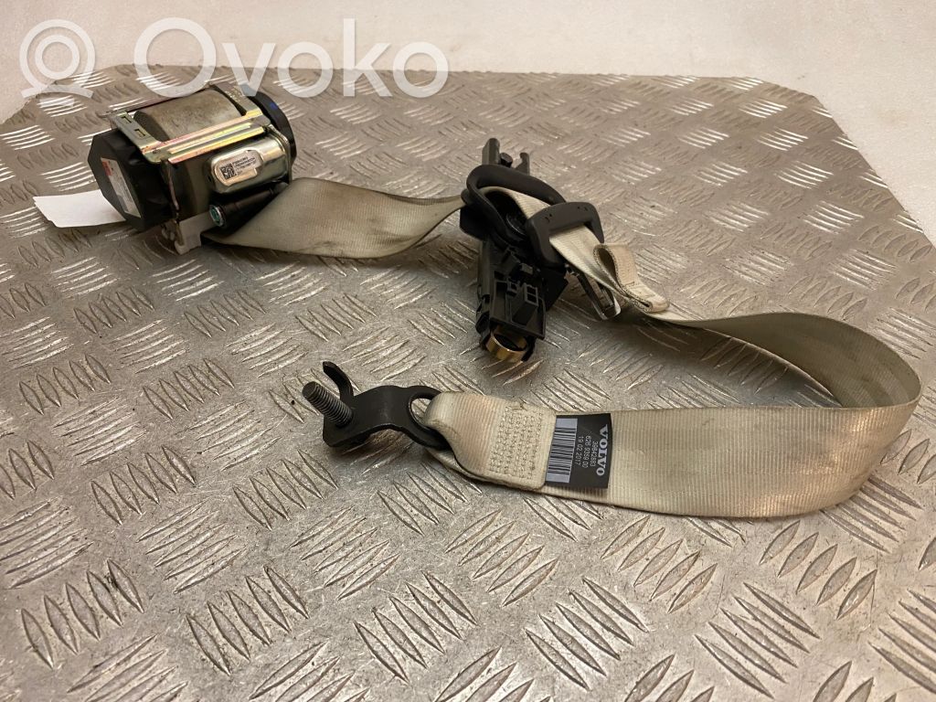 Volvo XC90 Cinturón trasero 