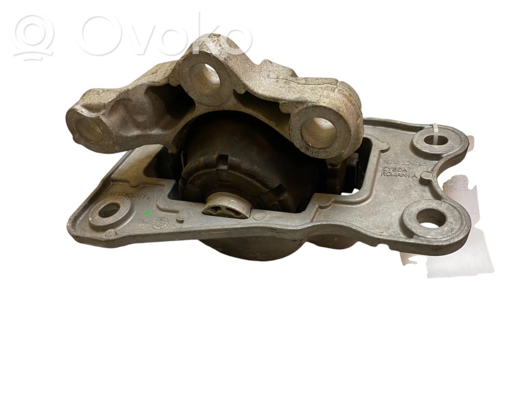 Volvo XC90 Engine mount bracket 