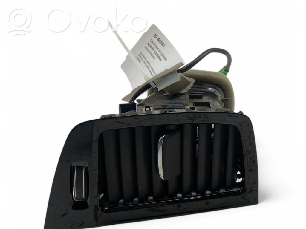 Volvo XC90 Dash center air vent grill 