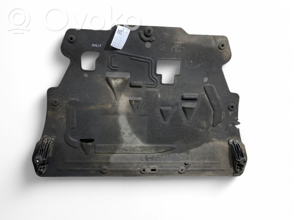 Volvo XC90 Engine splash shield/under tray 