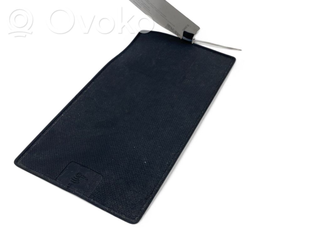 Daiktadėžės paklotėlis   8W0863301