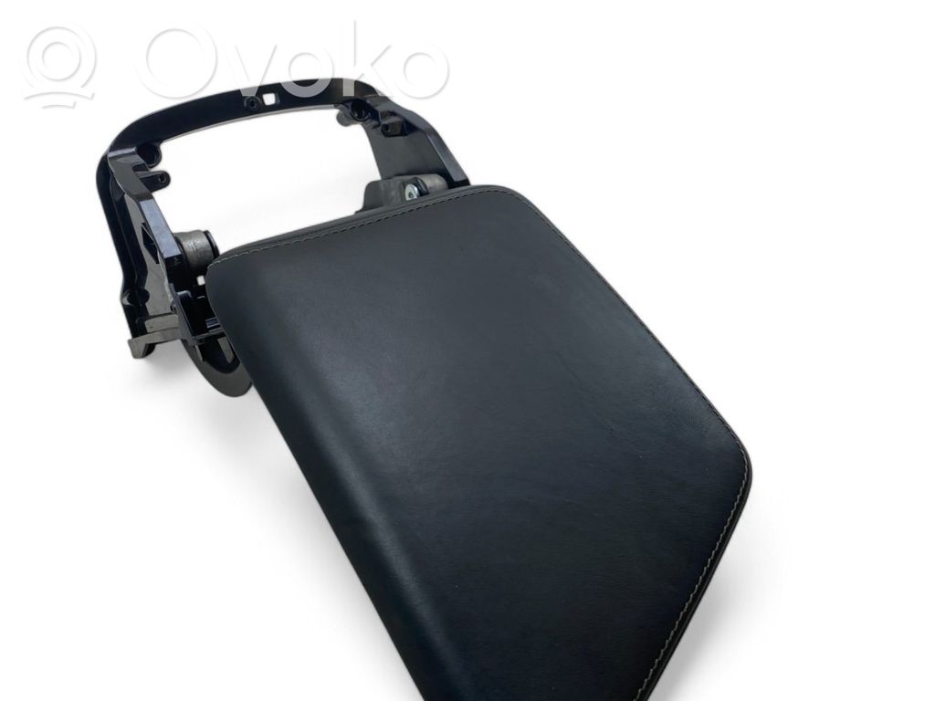 Volvo XC60 Armrest 