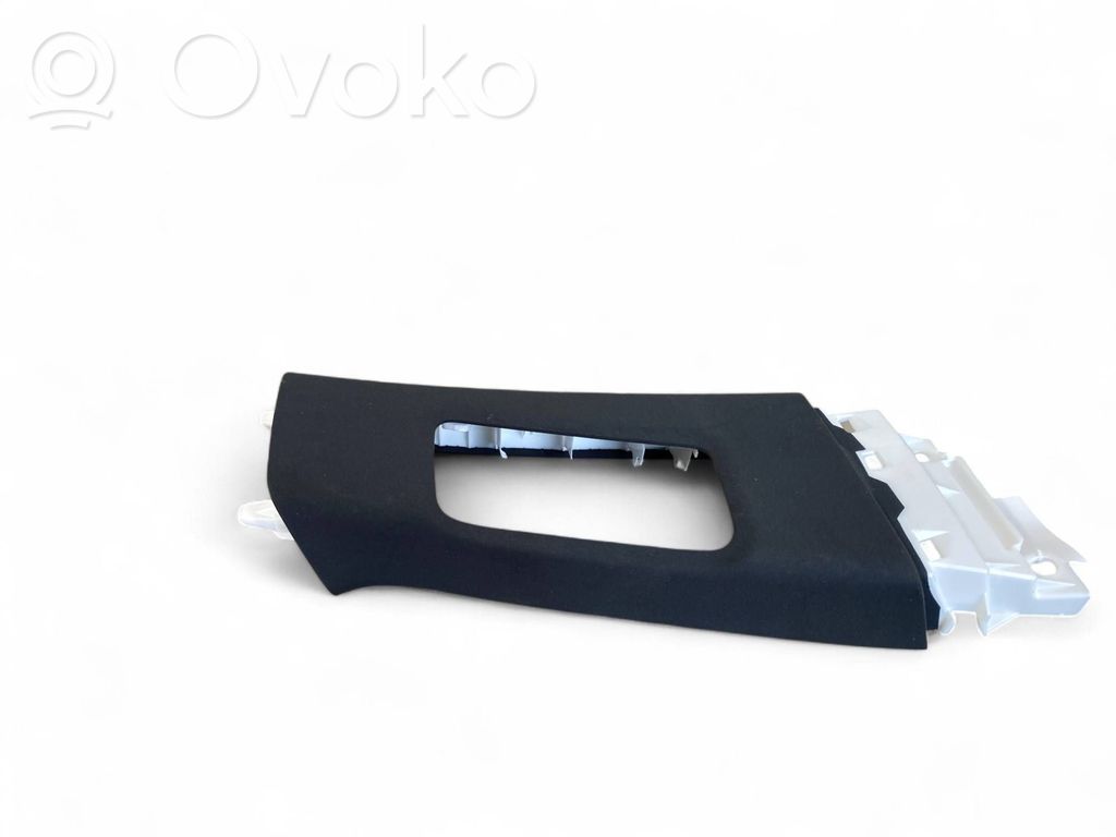Lexus RX V Pilar (B) (superior) 