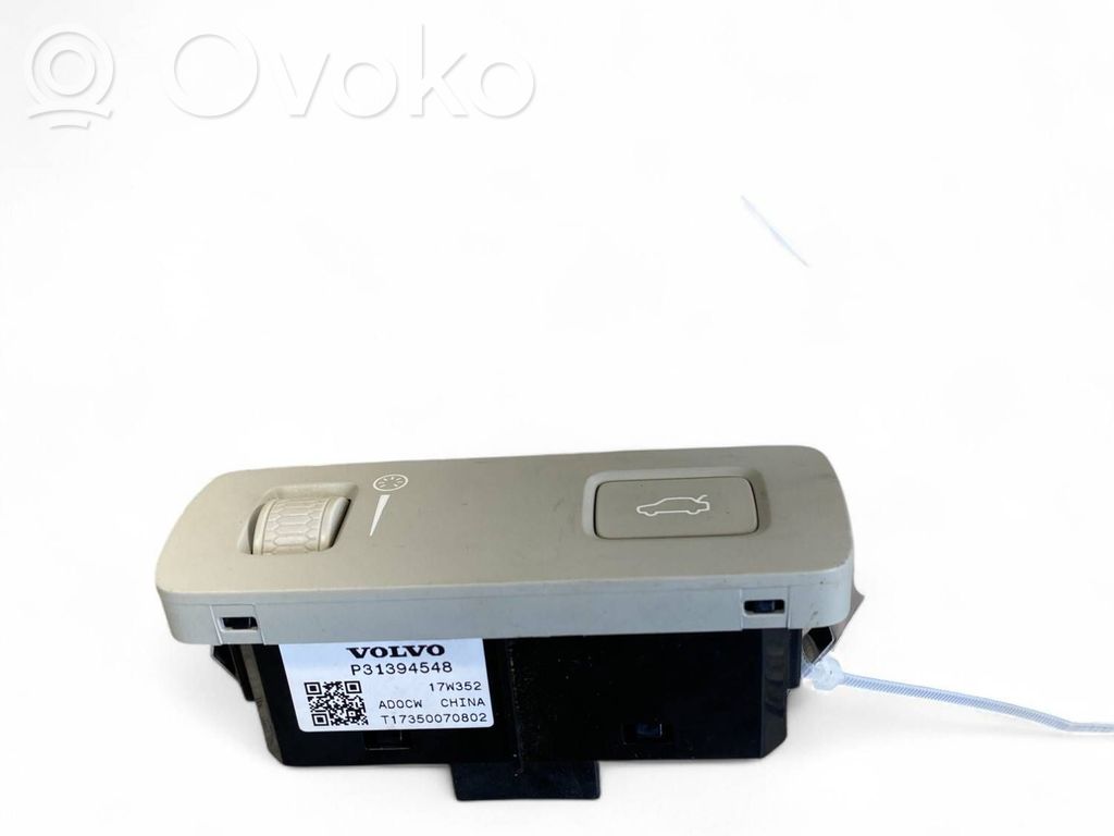 Volvo XC90 Tailgate opening switch 