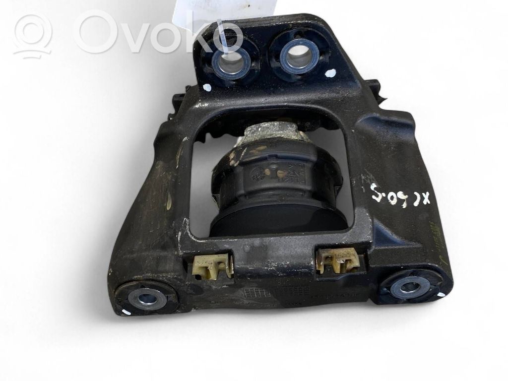 Volvo XC60 Engine mount bracket 