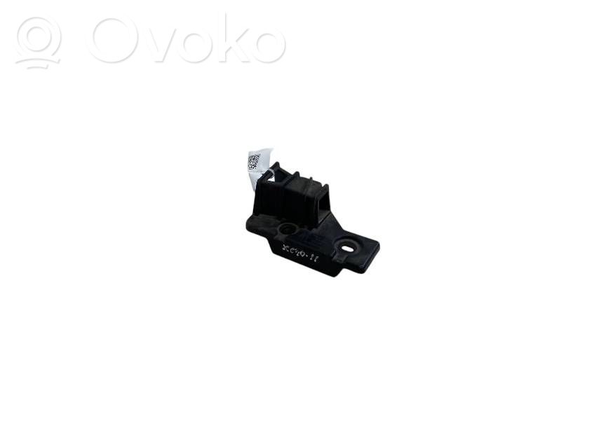 Front bumper mounting bracket   31353763