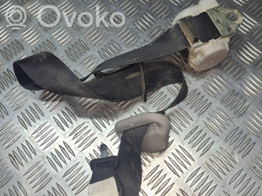 Toyota Yaris Pas bezpieczeństwa fotela tylnego 