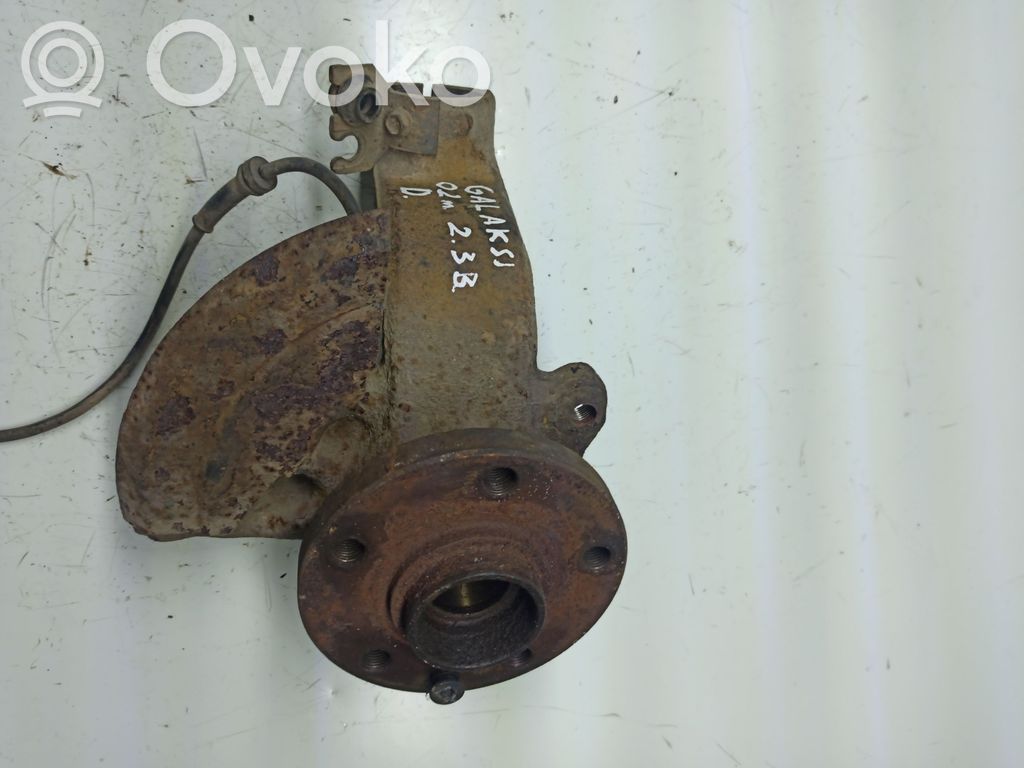 Front wheel hub