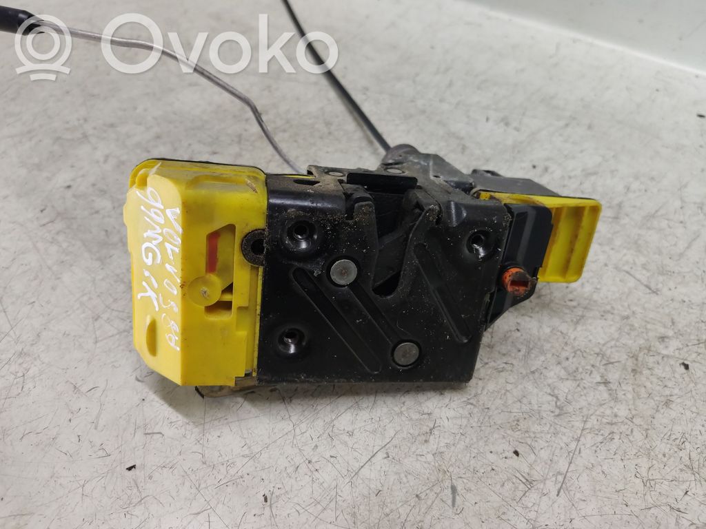 Cerradura de puerta trasera