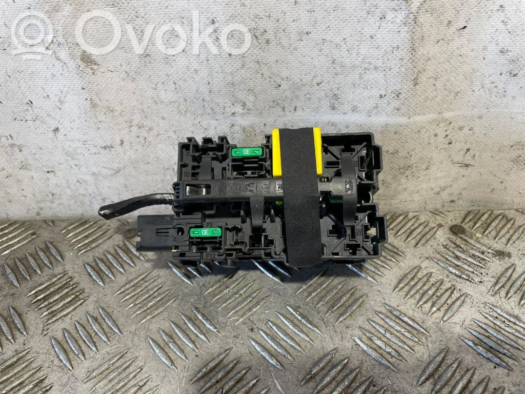 Peugeot 208 I Fuse module 