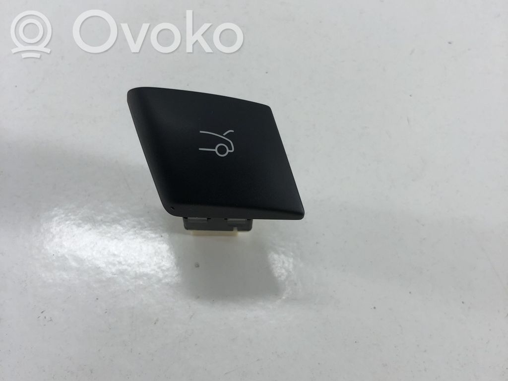 Citroen DS5 Tailgate opening switch 
