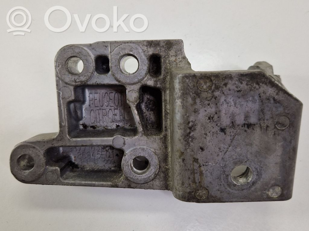 Peugeot 508 Engine mounting bracket 
