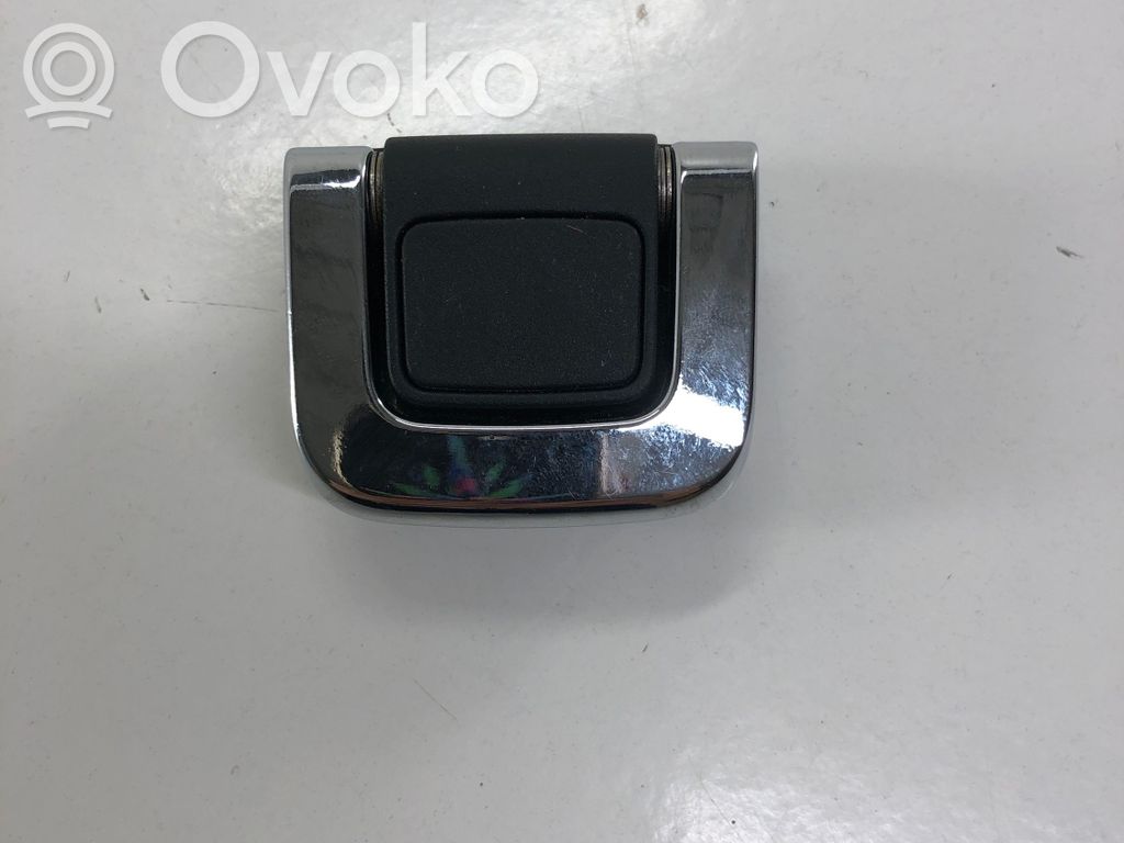 Peugeot 508 Tie down hook / loop 