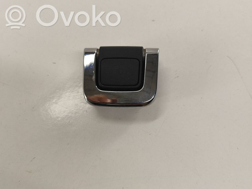 Peugeot 508 Tie down hook / loop 