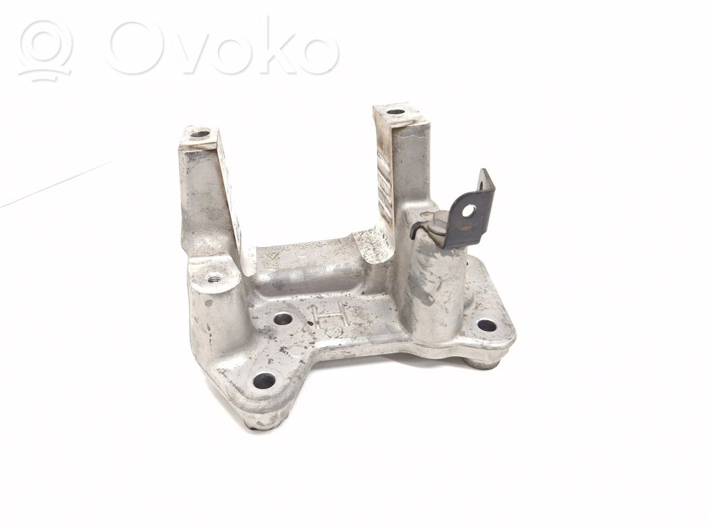 Peugeot 508 RXH Gearbox mounting bracket 