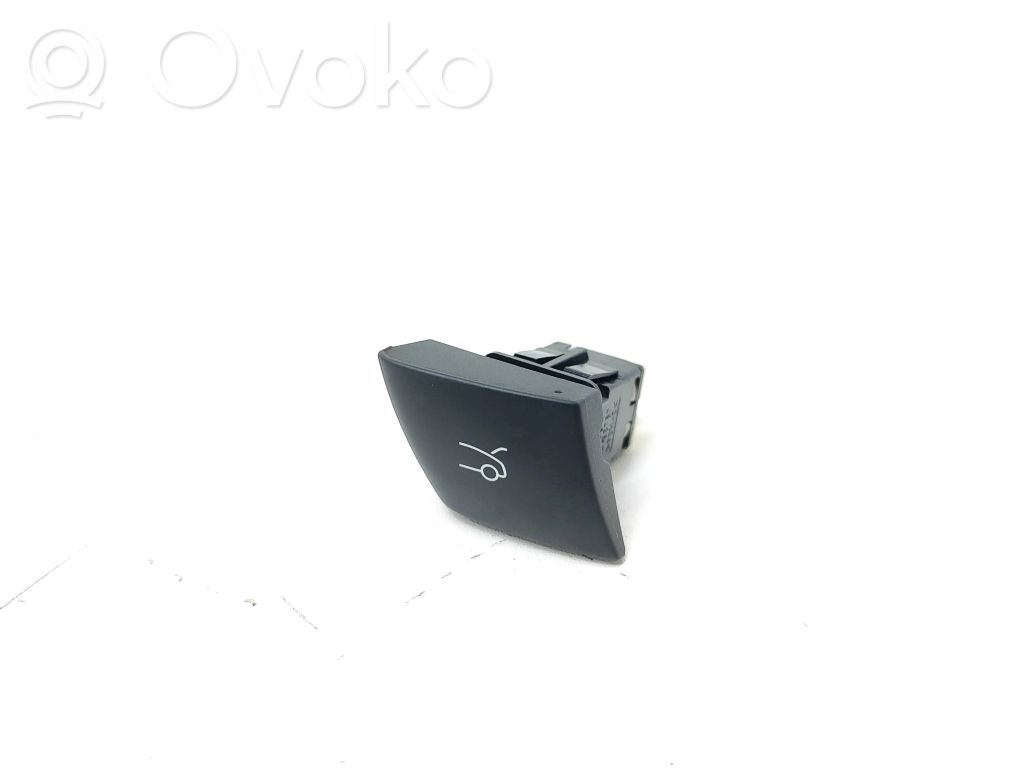 Citroen DS5 Tailgate opening switch 