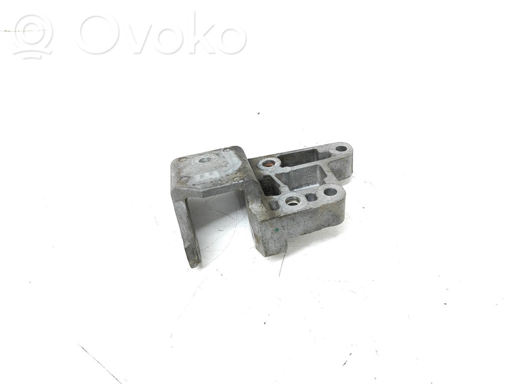 Peugeot 508 RXH Engine mounting bracket 