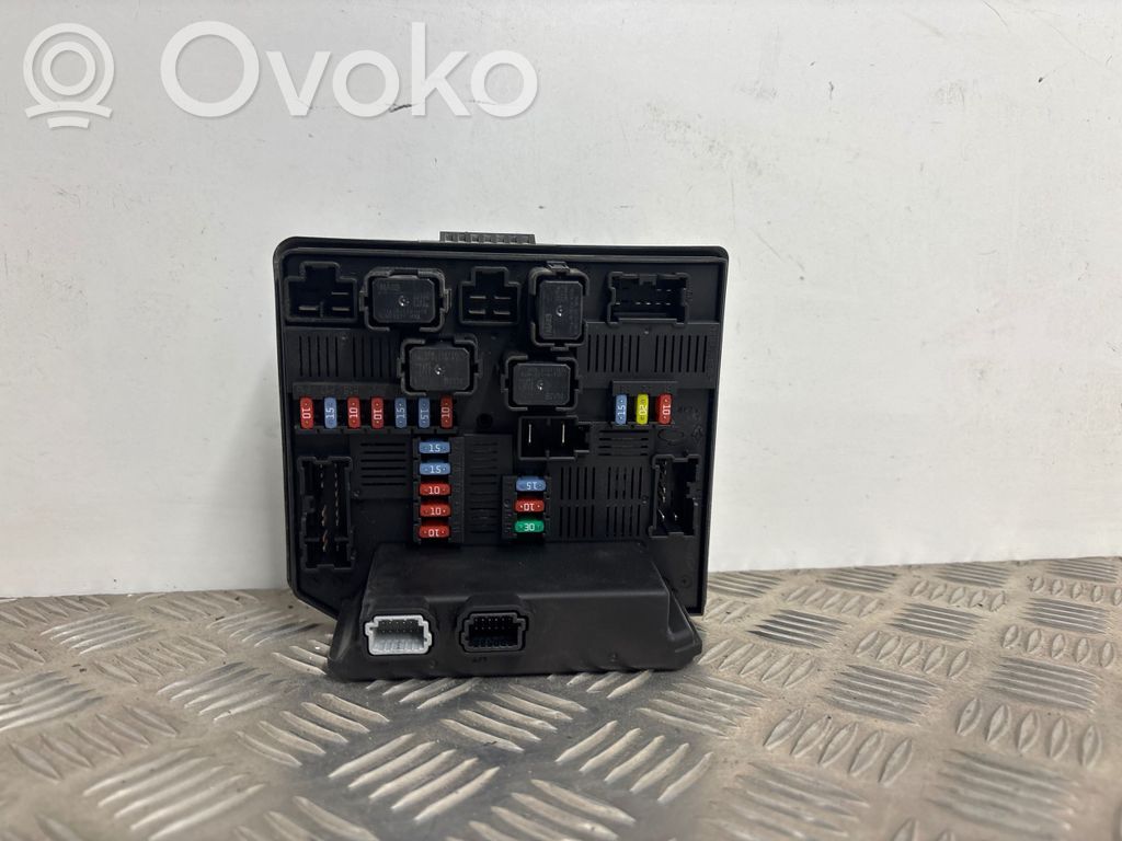 Renault Koleos I Fuse module 