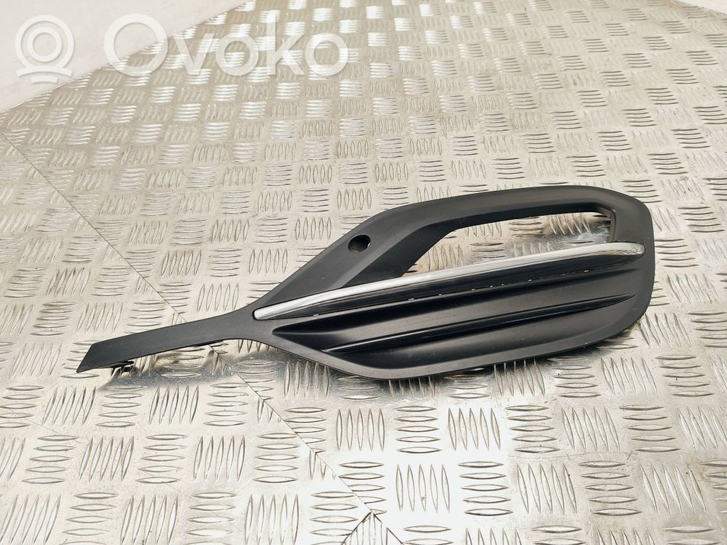 Opel Astra K Etusumuvalon ritilä 