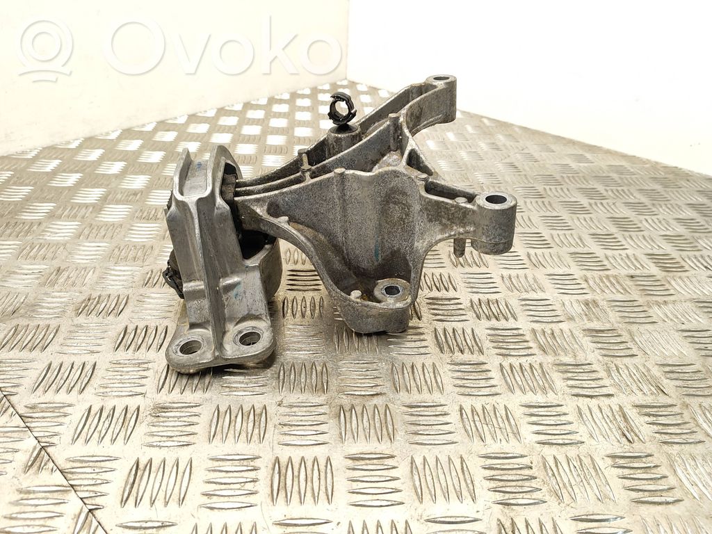 Nissan Juke II F16 Engine mount bracket 