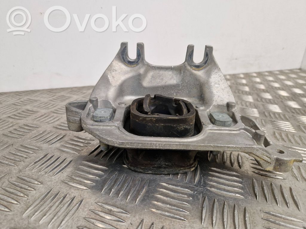Nissan Juke II F16 Engine mount bracket 