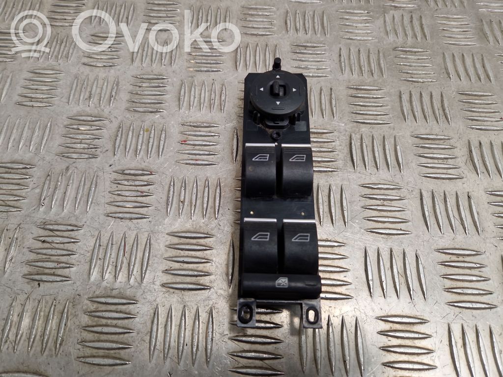 Ford Kuga II Elektrisko logu slēdzis 
