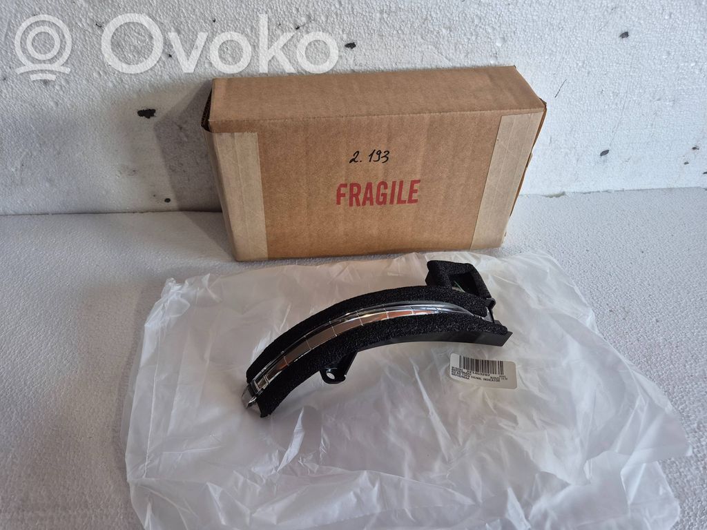Chrysler Pacifica Mirror indicator light 