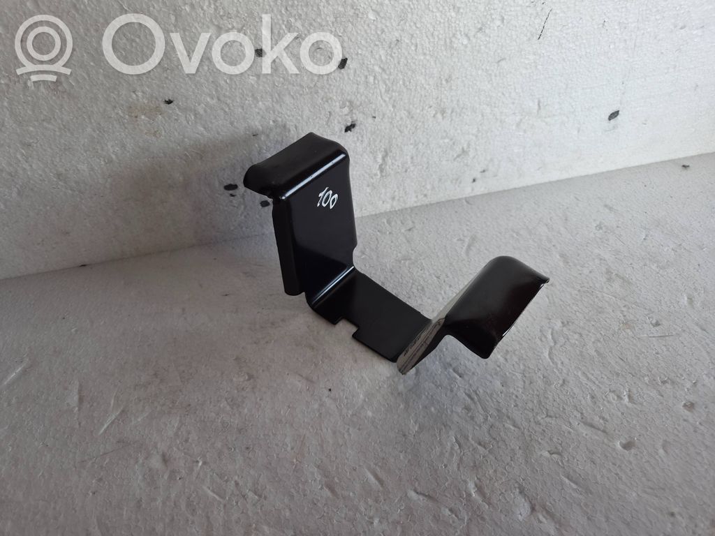 Uchwyt / Mocowanie błotnika przedniego   5076736AA,53122591