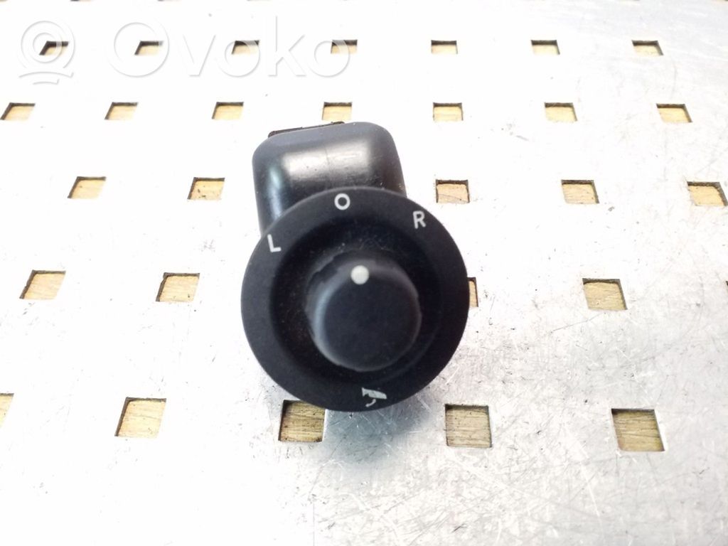 Jeep Grand Cherokee (WK) Wing mirror switch 