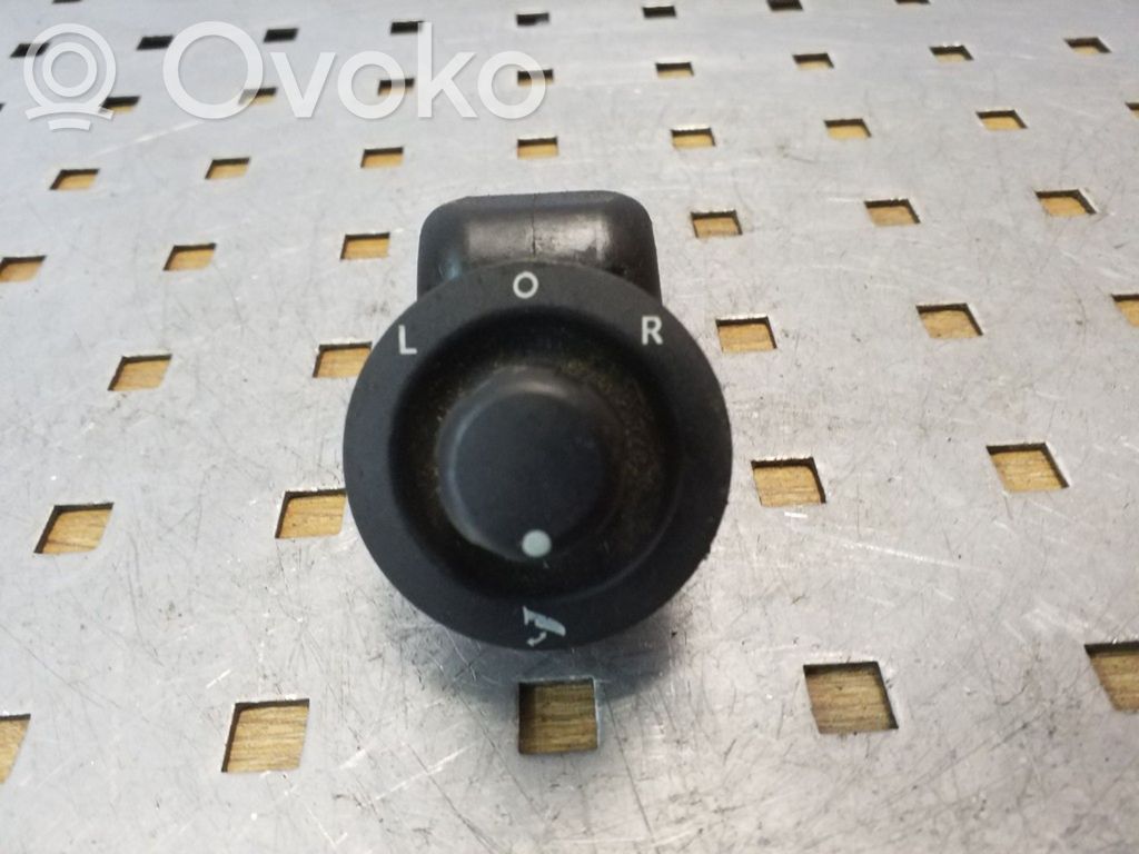 Jeep Grand Cherokee (WK) Wing mirror switch 