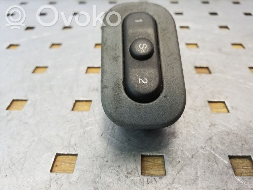Jeep Grand Cherokee (WK) Seat memory switch 
