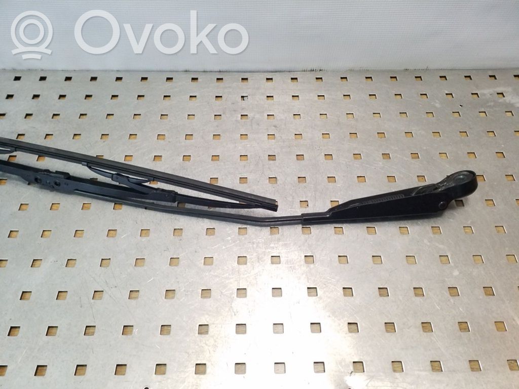 Renault Kangoo I Front wiper blade arm 