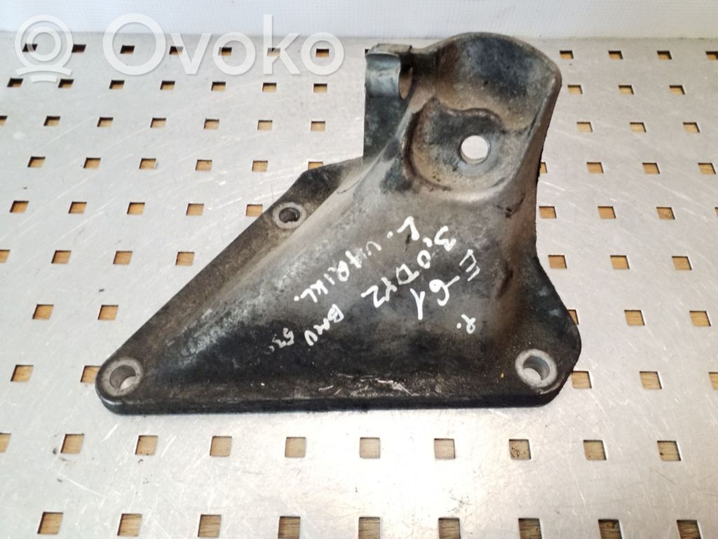 BMW 5 E60 E61 Engine mounting bracket 
