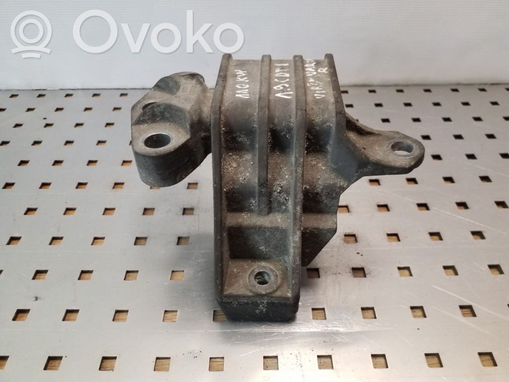 Opel Vectra C Engine mount bracket 