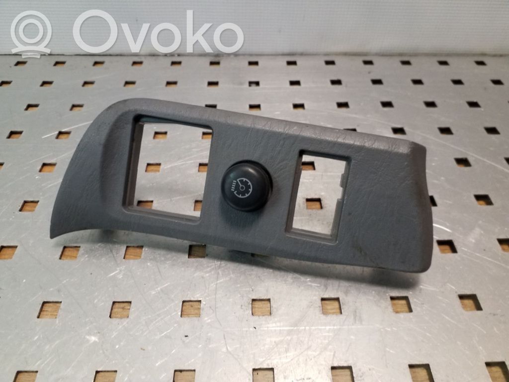 Toyota RAV 4 (XA20) Mirror switch trim 