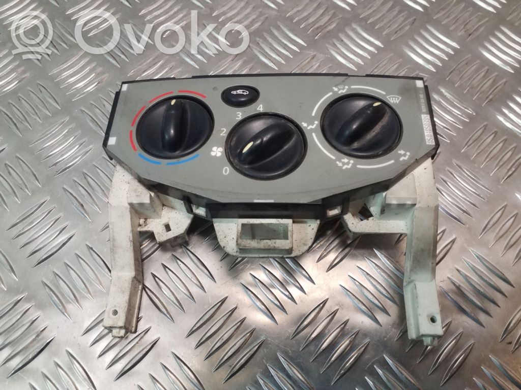 Opel Vivaro Climate control unit 