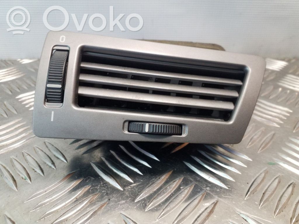 BMW 7 E65 E66 Šoninės oro grotelės 
