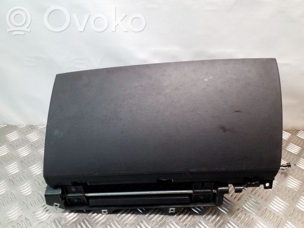 BMW 7 E65 E66 Glove box 