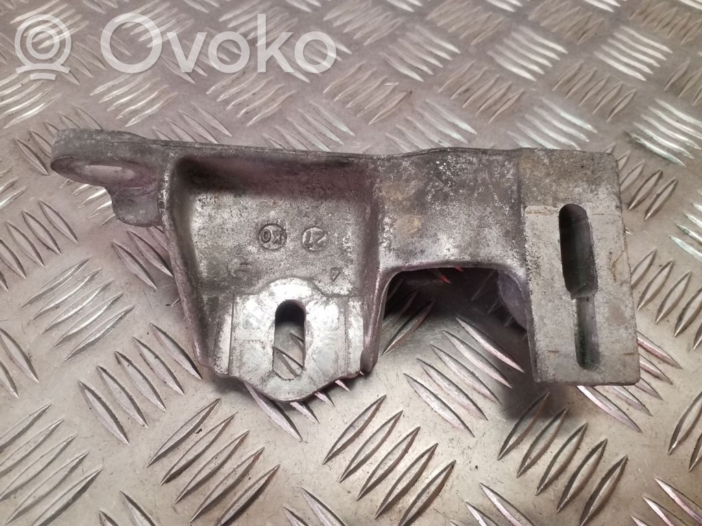 Seat Alhambra (Mk1) Engine mounting bracket 