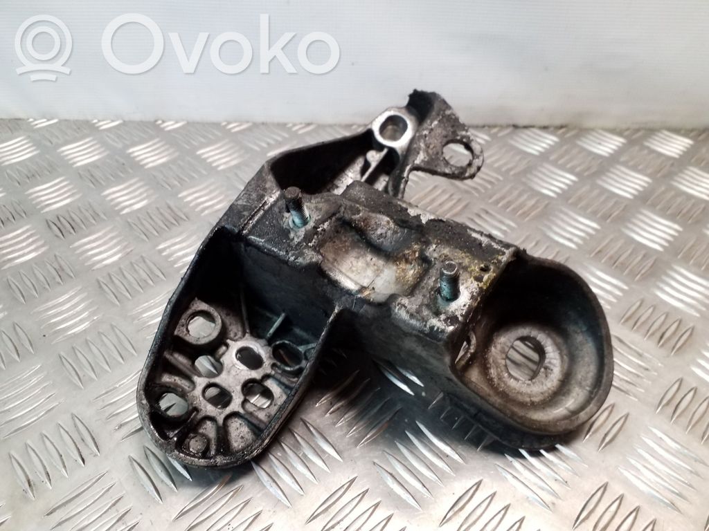 Audi A6 S6 C5 4B Engine mounting bracket 