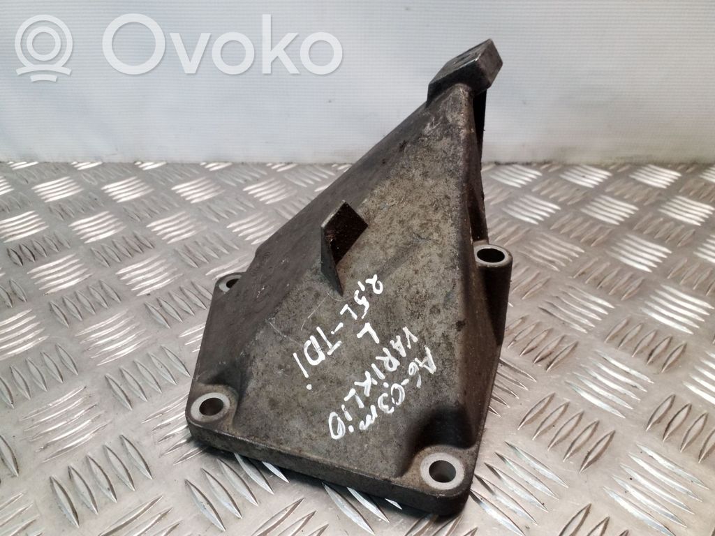 Audi A6 S6 C5 4B Engine mounting bracket 